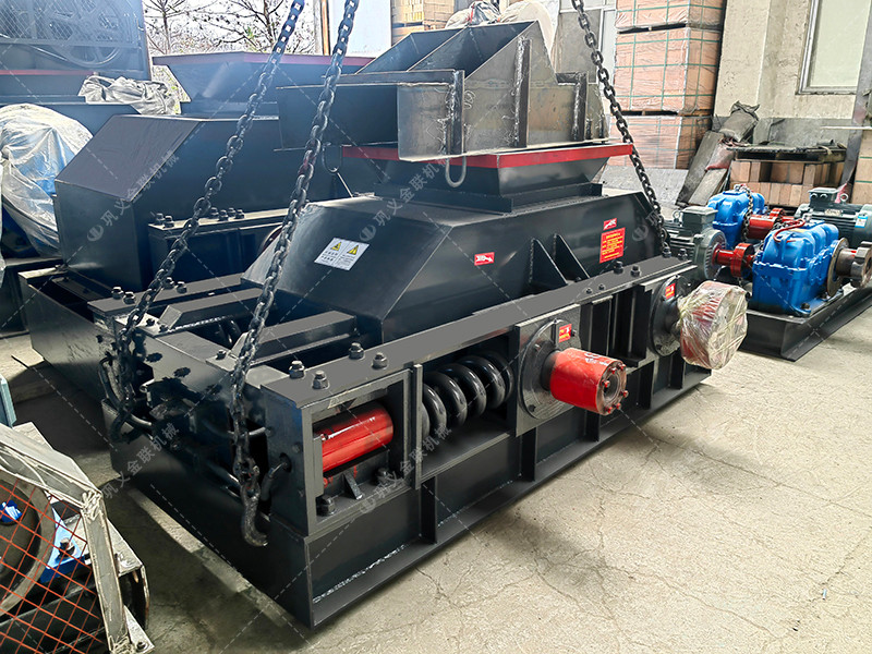 2PG800x600對輥破碎機發往貴州貴陽破碎鵝卵石