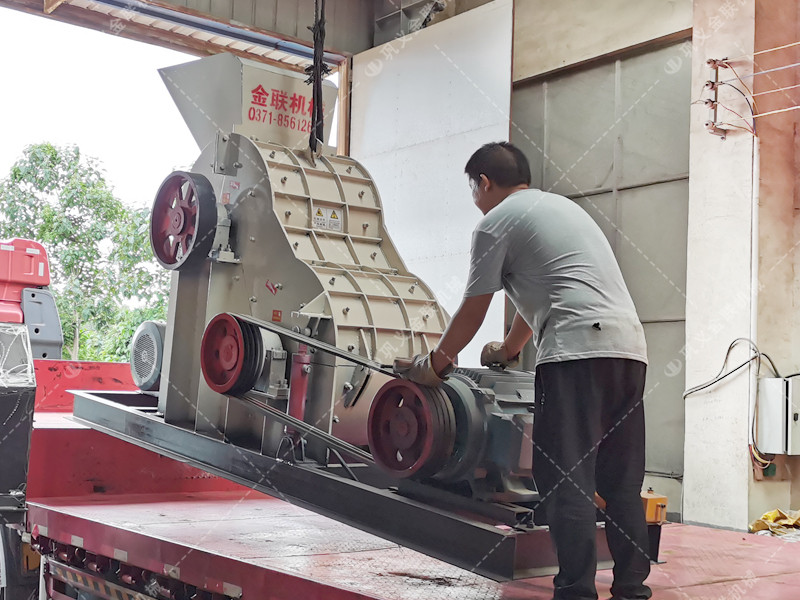 雙級粉碎機發往山西忻州_粉碎煤泥和煤的混合料