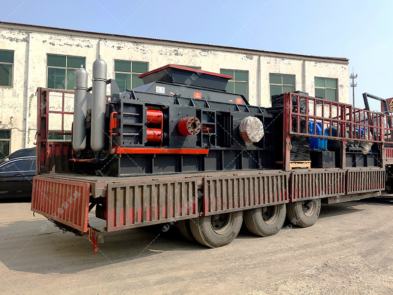 2PG1510制砂專用設(shè)備液壓對輥制砂機發(fā)往湖北