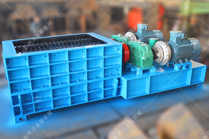 強(qiáng)力雙齒輥破碎機(jī),分級(jí)齒輥式破碎機(jī)廠(chǎng)家,大石頭破碎機(jī)價(jià)格