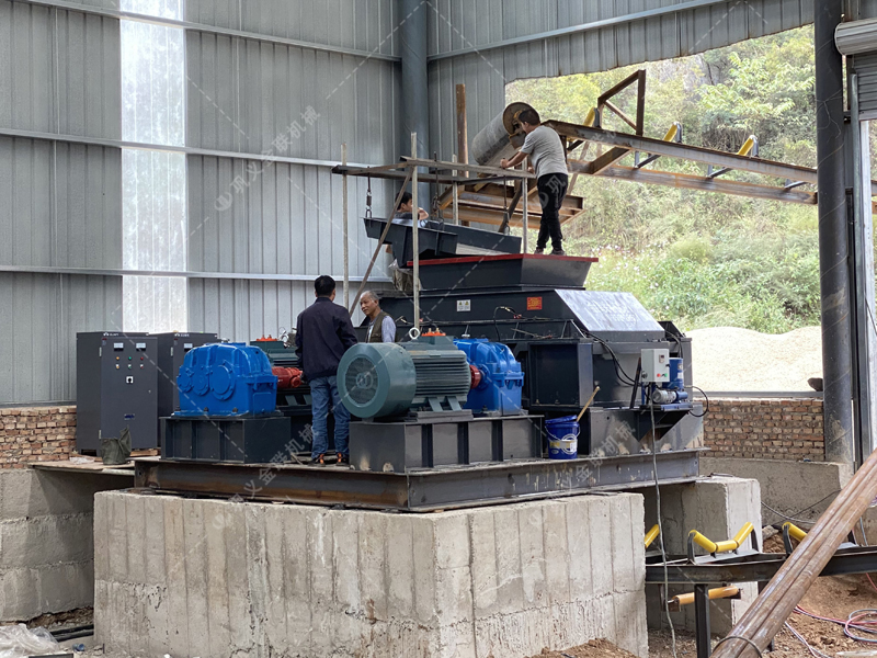 解決對輥破碎機運轉過程中軸承溫度過高的方法 解決對輥破碎機運轉過程中軸承溫度過高的方法